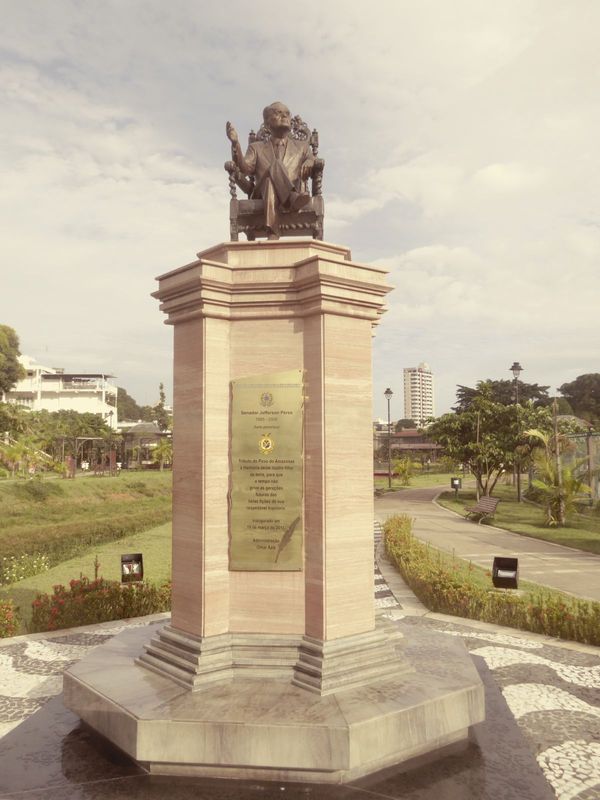 It's for this monument to Jefferson Peres, 1932-2008, a Brazilian senator, professor of economics at the Federal University of Amazon, and M