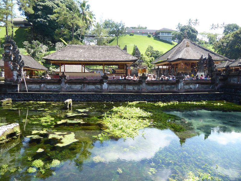 Up top is the deplorable Istana Tampaksiring, the hillside palace built in 1957 on the edge of the village of Tampaksiring for President Suk