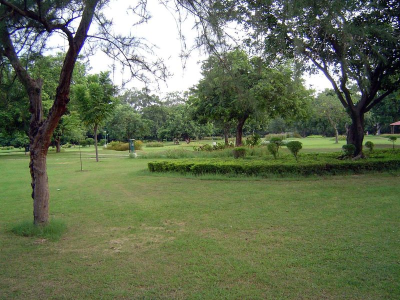 The city also has a large, more carefully maintained park in Leisure Valley, adjoining Sector 17.