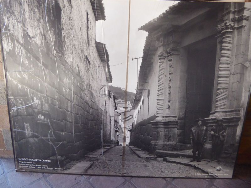 We're back to the main entrance of the museum, as shown in a photograph taken by the pioneering Peruvian photographer Mart n Chambi.