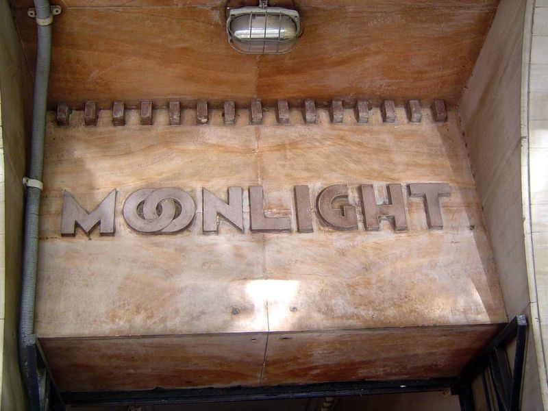 The apartment entrances are often elegantly signed.