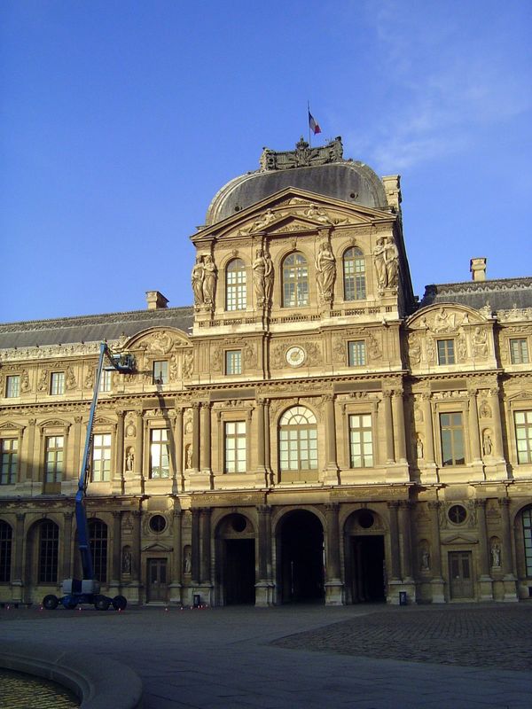 Here we are, looking back. This is the Pavilion l'Horologe, which takes its name from the clock. On the left is the Lescot Wing, the first o