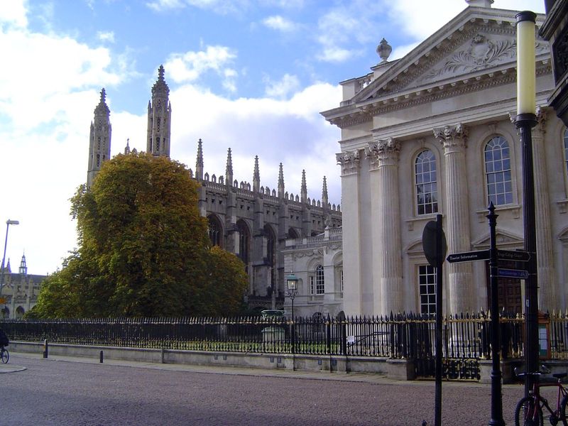 The chapel from the northeast; on the right is part of the Senate House, also by Gibbs in the 1720s.