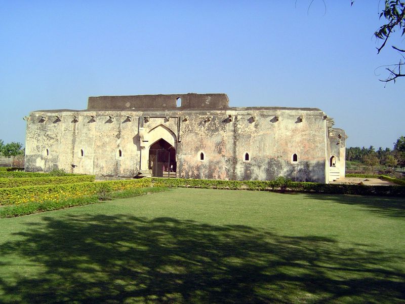The so-called Queen's Bath, housing a pool in a structure seemingly designed to guarantee privacy without attracting attention.
