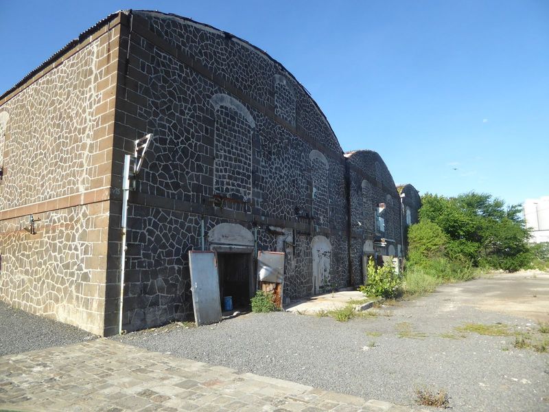 The warehouse also received sugar in shallow-draft boats coming from south-coast factories including those at Bel-Ombre and Souillac.