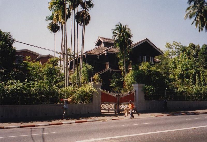 Nearby, there are many grand old homes, many now housing diplomatic missions.