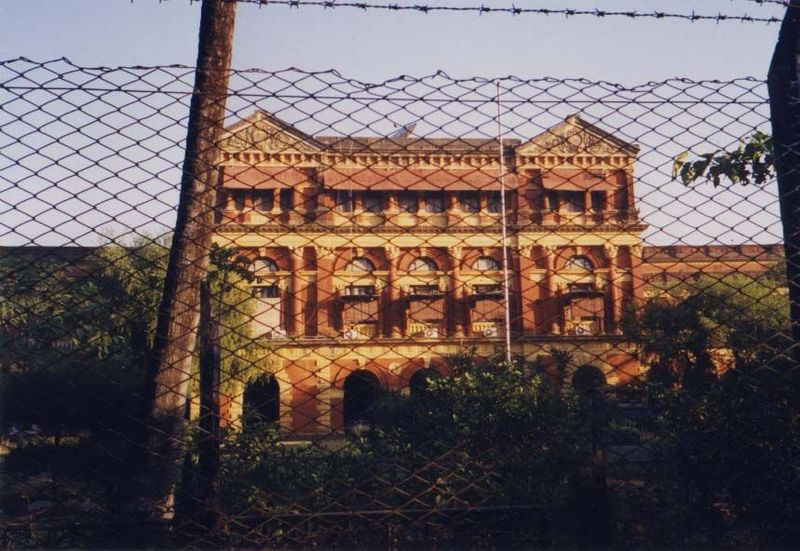 Two superblocks to the east, this is the old British secretariat. It later housed offices for agriculture, labor, education, planning, and o