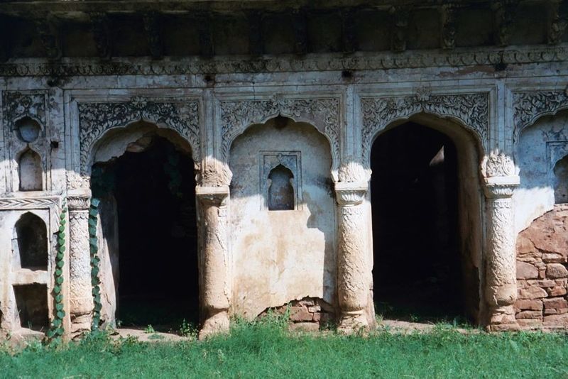 Detail of columns in the courtyard.