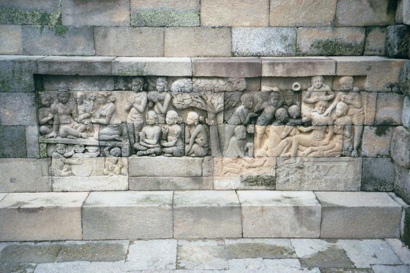 The meaning of the left-hand panel is unknown.