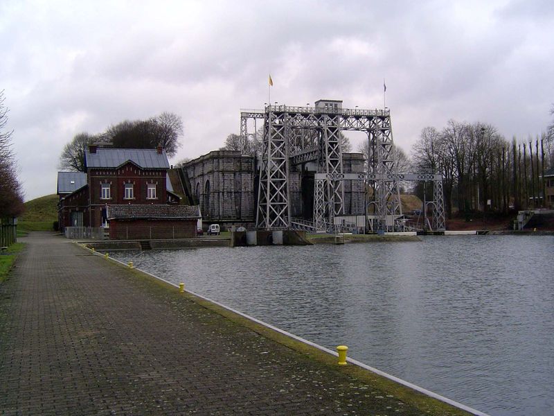 Lift No. 4, the Thieu Lift, had been under construction for many years when it finally opened after World War I. The technology was proposed