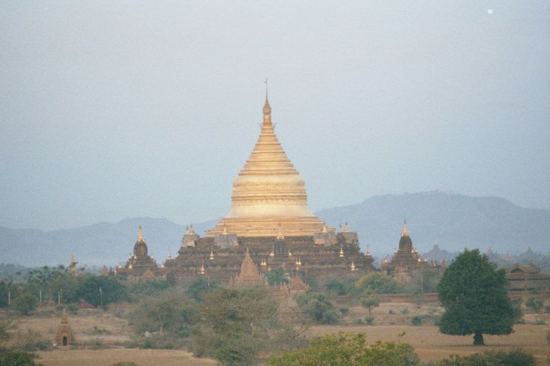 Here, in the Dhamma-yazika, is a uniquely Burman innovation: pentagonal terraces. Completed in 1196 by Sithu II, the pagoda indicates the st