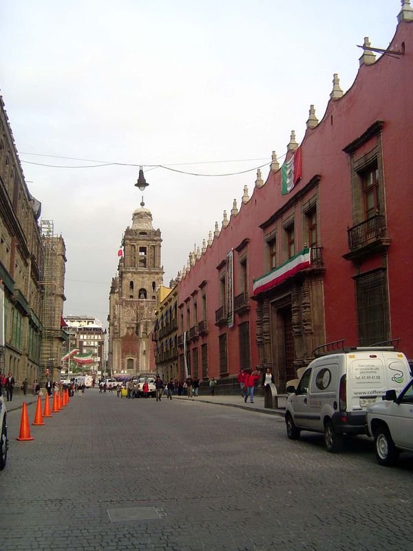 The Archbishop's Palace stands to the east of the cathedral on land bought in 1530 by the first holder of that position, Juan de Zumárraga.