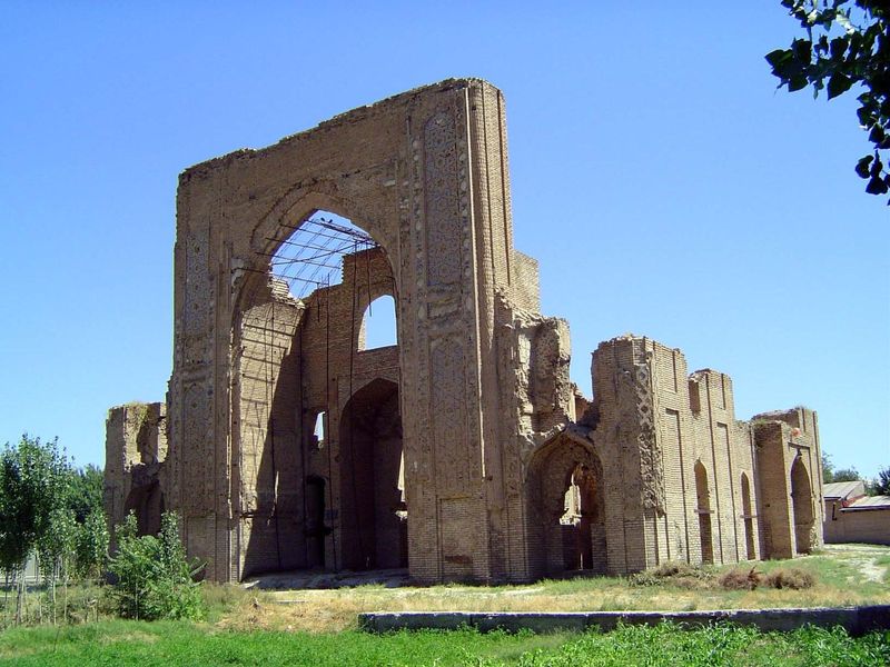 The building also housed other women's tombs.