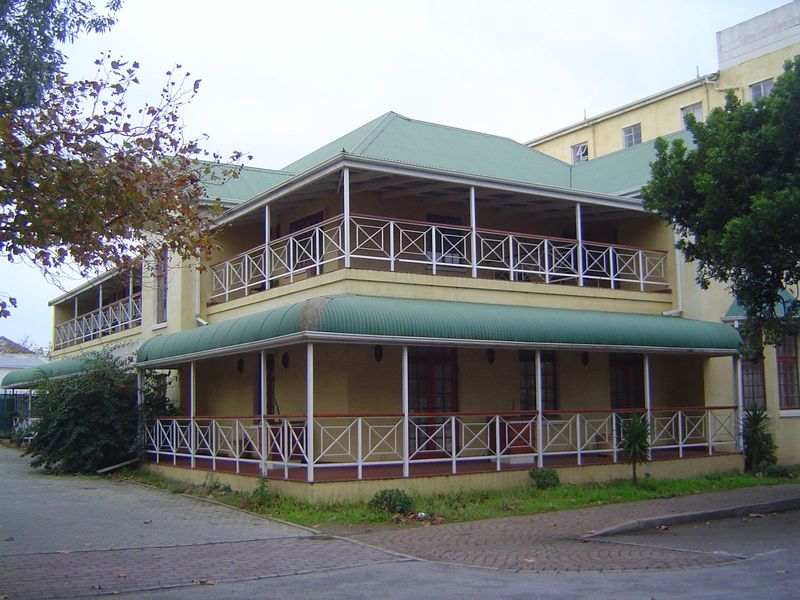 You're wondering about residential neighborhoods? We'll look at a couple, beginning with this hotel bordering Havelock Square, which actuall