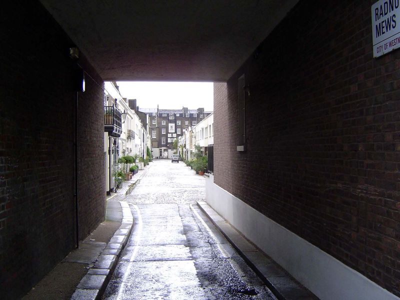Here's another peek, this time Radnor Mews, entered through this tunnel.