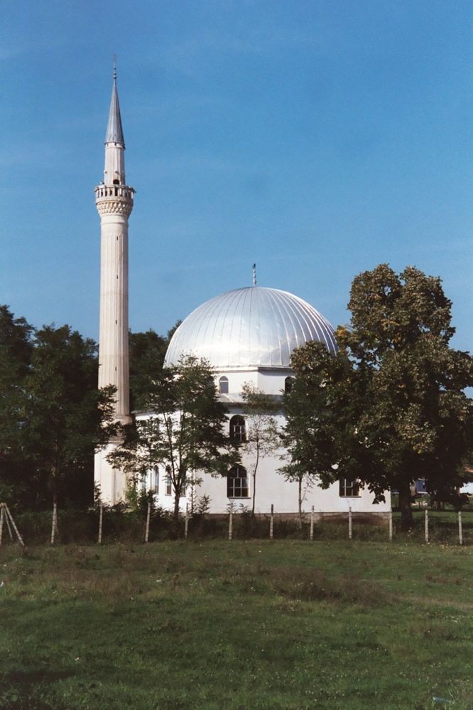 In the midst of this countryside, a mosque.