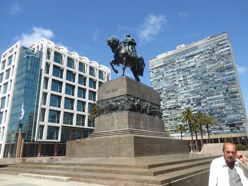 The Artigas statue, here since 1923, was by sculptor Angelo Zanelli, who also did the heroic images on Rome's Victor Emanuelle Monument. I t