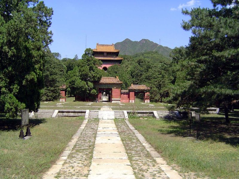 The approach to the spirit tower in 2004.