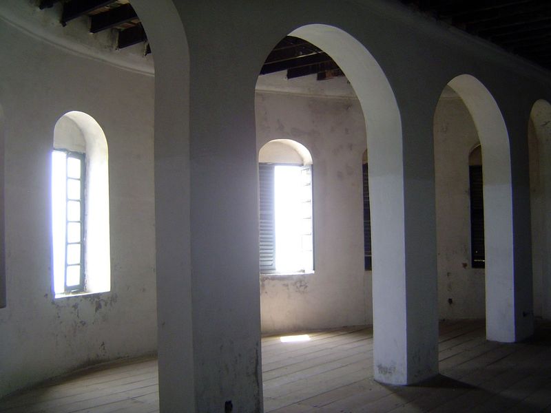 Handsome quarters, but where to put the bed?