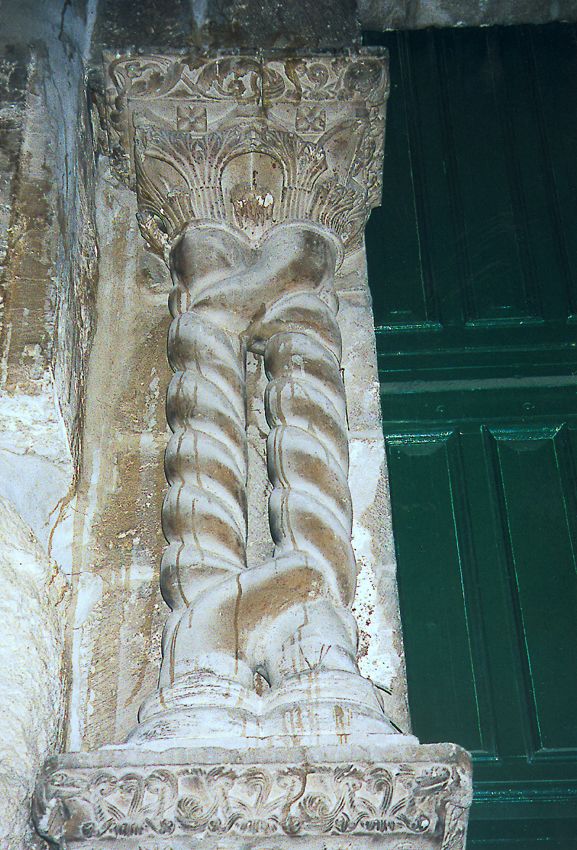 Intertwined columns flanking the Bab al-Hadid, a gate on the west side of the Haram—but one that only Muslims may use to enter the Haram. Se