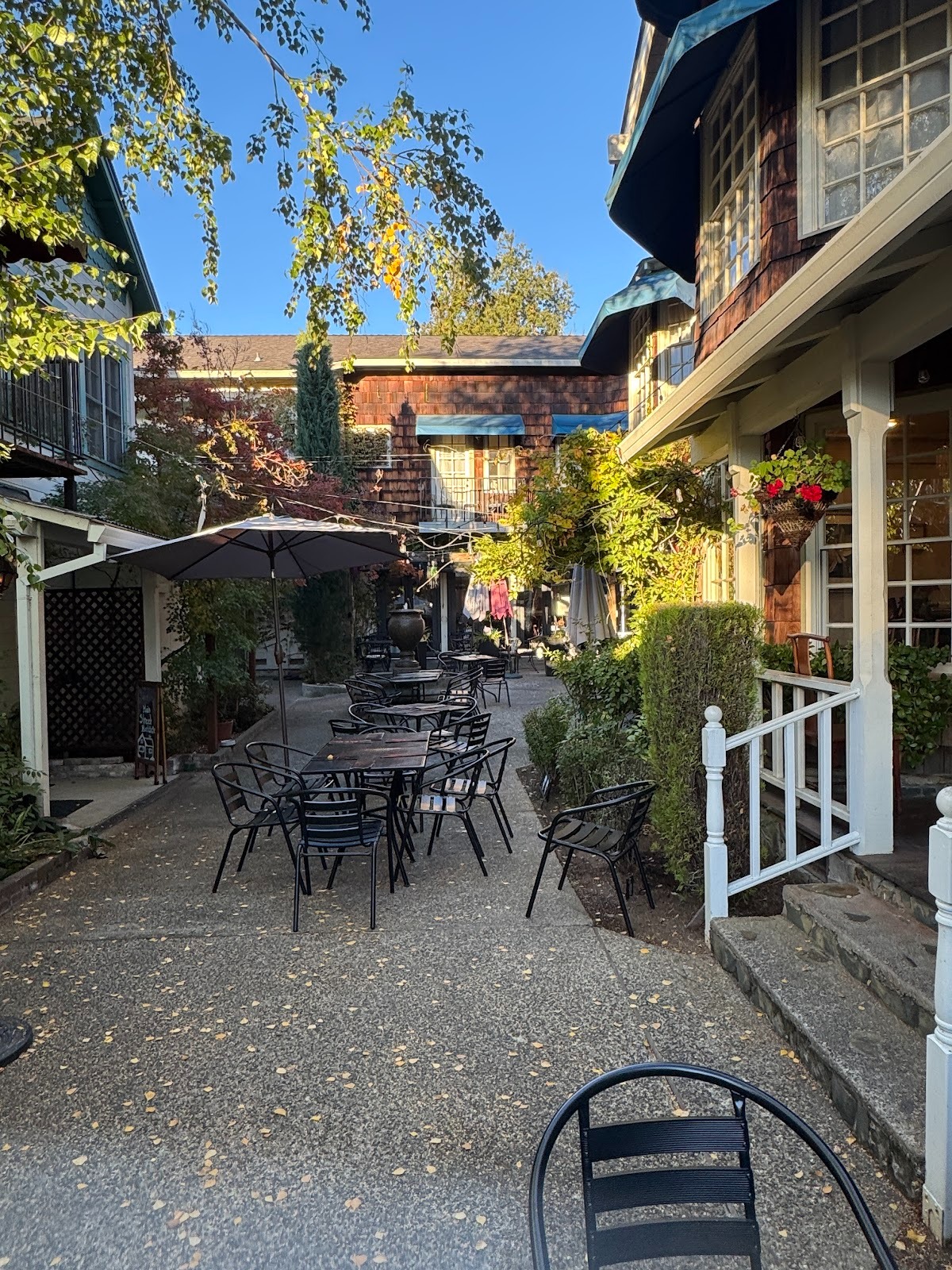 It opened in 2000 after a remodel of an older place called the Red Bud Inn.