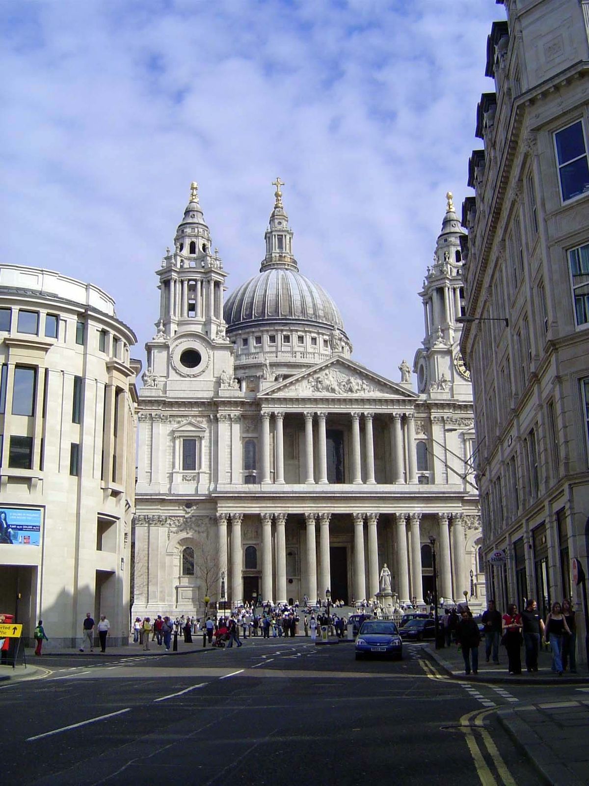 The view from the west. An even larger church—longer and higher—had burned in the fire of 1666. Wren worked quickly, completing its replacem