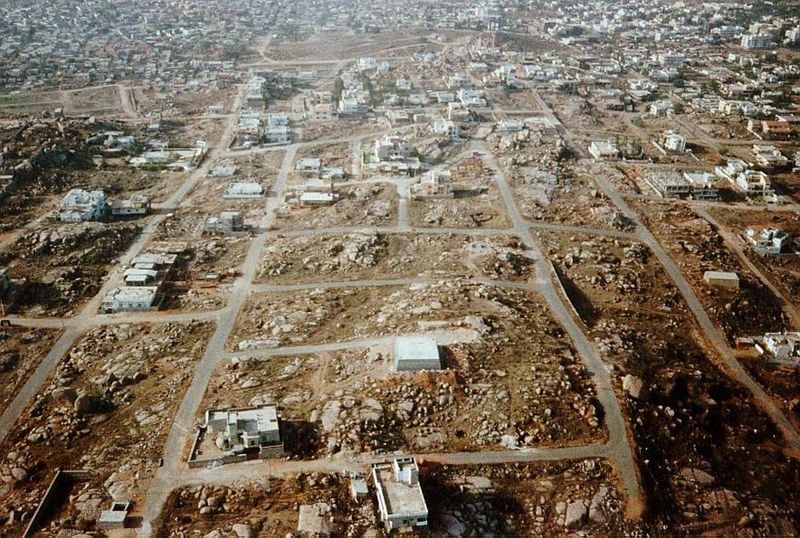 The expansion of Indian cities has been dramatic, not only in its scale but in its newly organized geometry, in this case at Hyderabad.