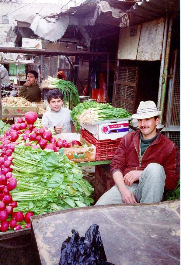 Most of the fruit and vegetable merchants abandoned the street after 1992 and moved farther west, to a traffic circle where access was easie