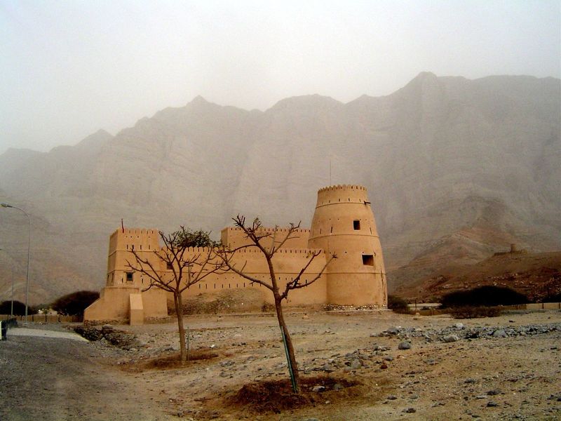 As elsewhere in Oman, security was always an issue.