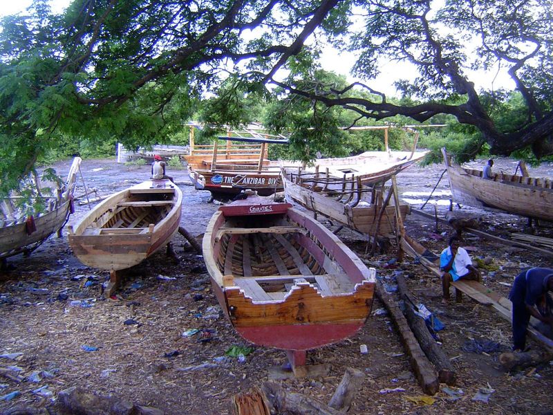 We're in a tidal creek, which does have the advantage of allowing the finished boats to be floated away.