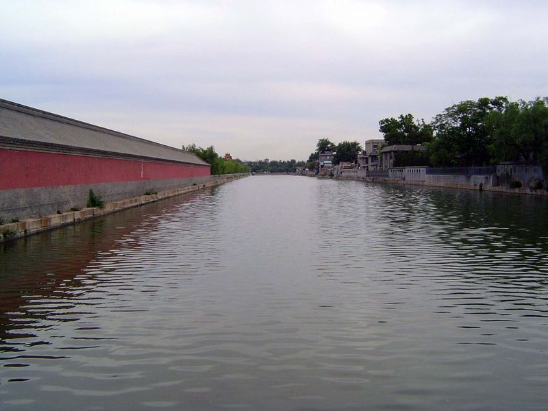 The next major gate is the Meridian Gate Wumen, which leads into the Forbidden City, but it was under scaffolding when these pictures were t
