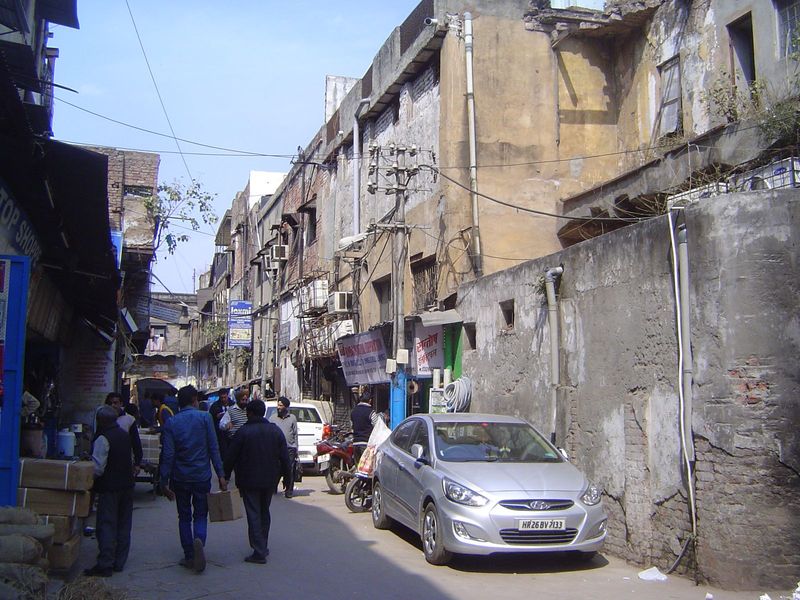 Alas, on the back side there's no palace, no courtyard: just a narrow street and more shops.