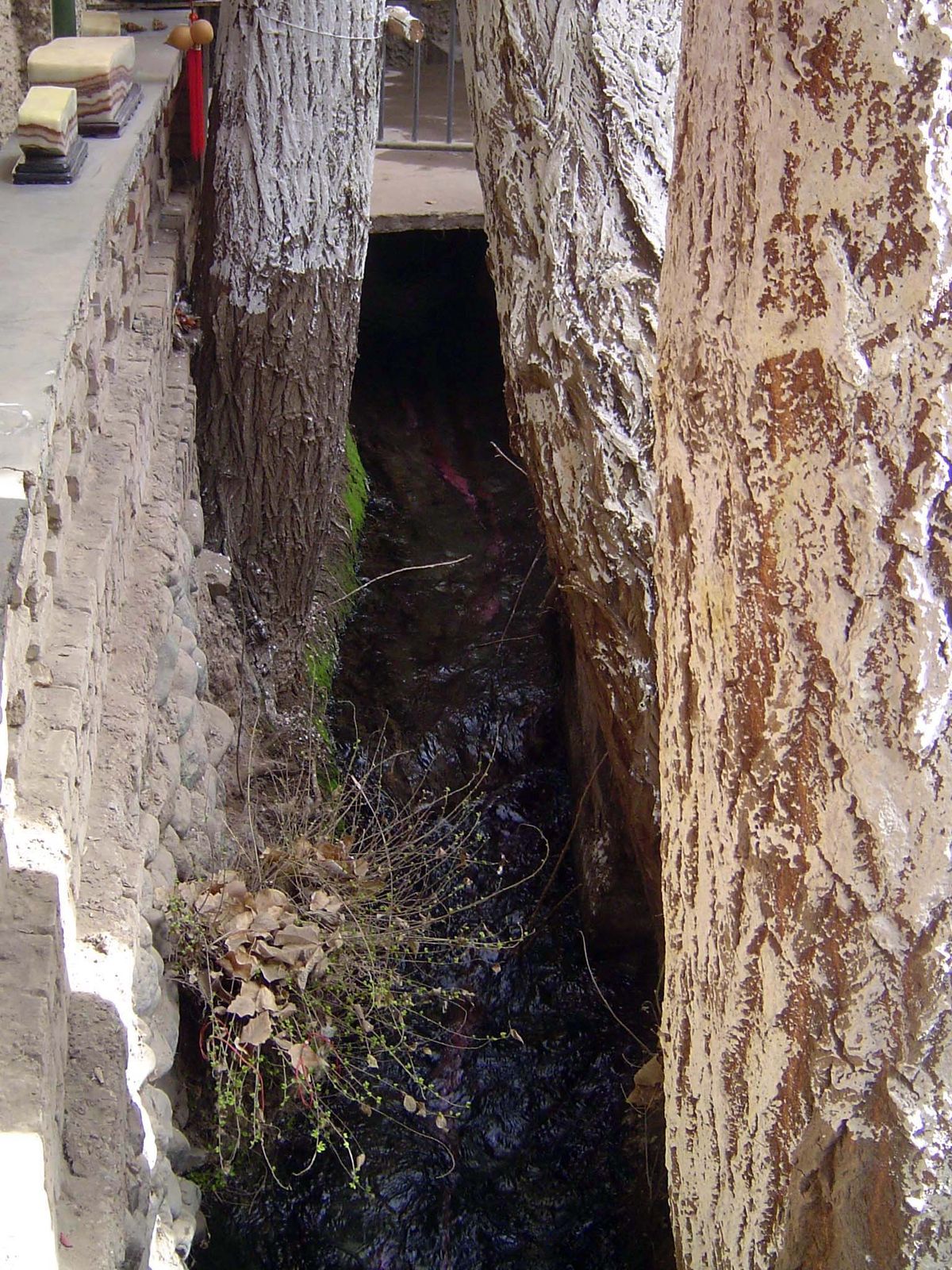 Once, Xinjiang had a cumulative total of 5,000 kilometers of these tunnels, dug and maintained through 172,000 access wells. Average length: