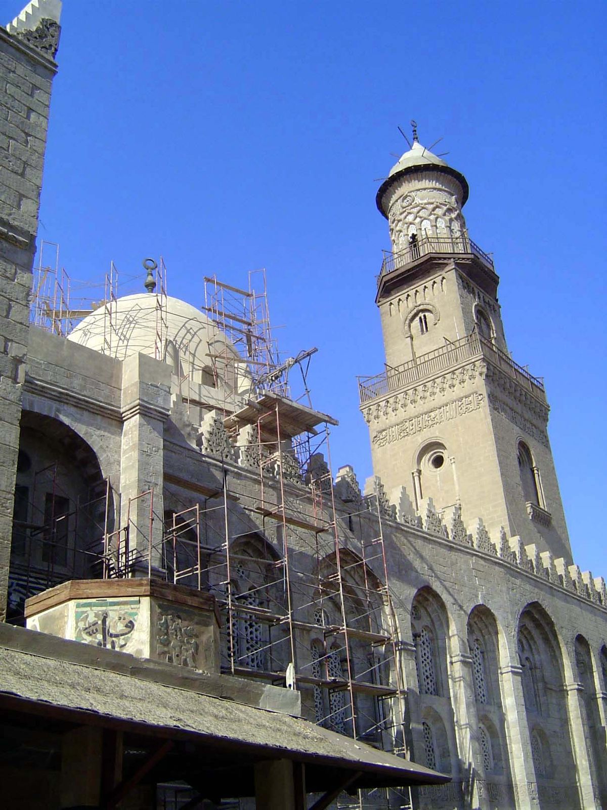 A better view of the Complex of Qalawan, built in a single year by the first Mahri Mamluk sultan and the oldest of this sequence of complexe