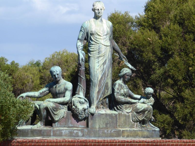 Weird, huh? This bronze, by Pietro Porcelli, was cast in 1914 and sat atop AMP Australian Mutual Provident Chambers, at the major intersecti