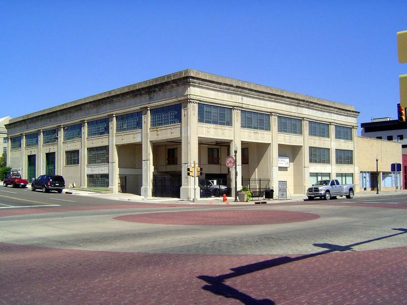 Across the street, at 601 N. Broadway: this was the McDaniel agency from 1920 to 1922 but the Broadway Service Station from then through the