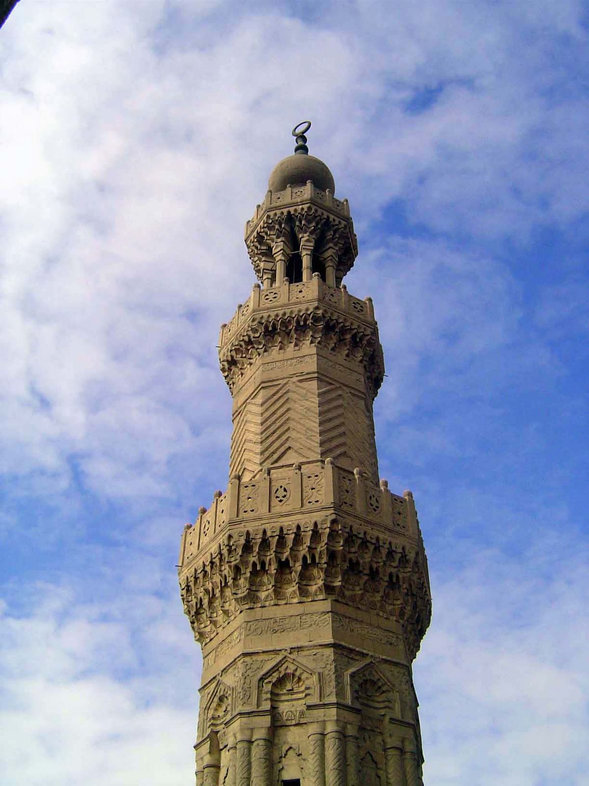 Both minarets can be climbed.