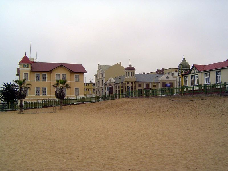 And yet another, this to emphasize the beach-hugging location. The grid of city streets begins here and marches inland a dozen blocks of so.