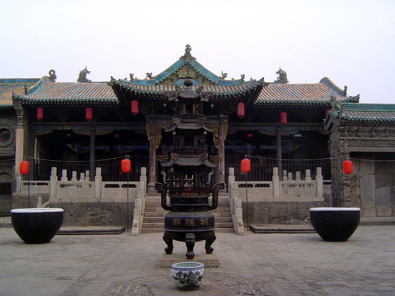 There's an elaborate complex here, with many buildings, including this, the Xian Palace.