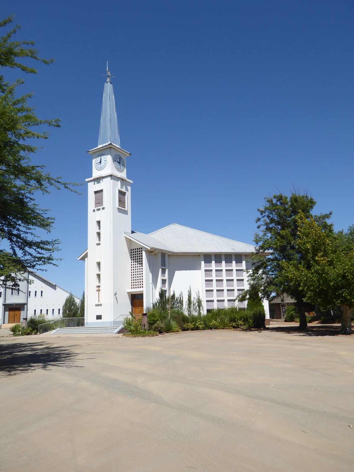Out of nowhere, churches. Here's one at tiny Neilersdrift.