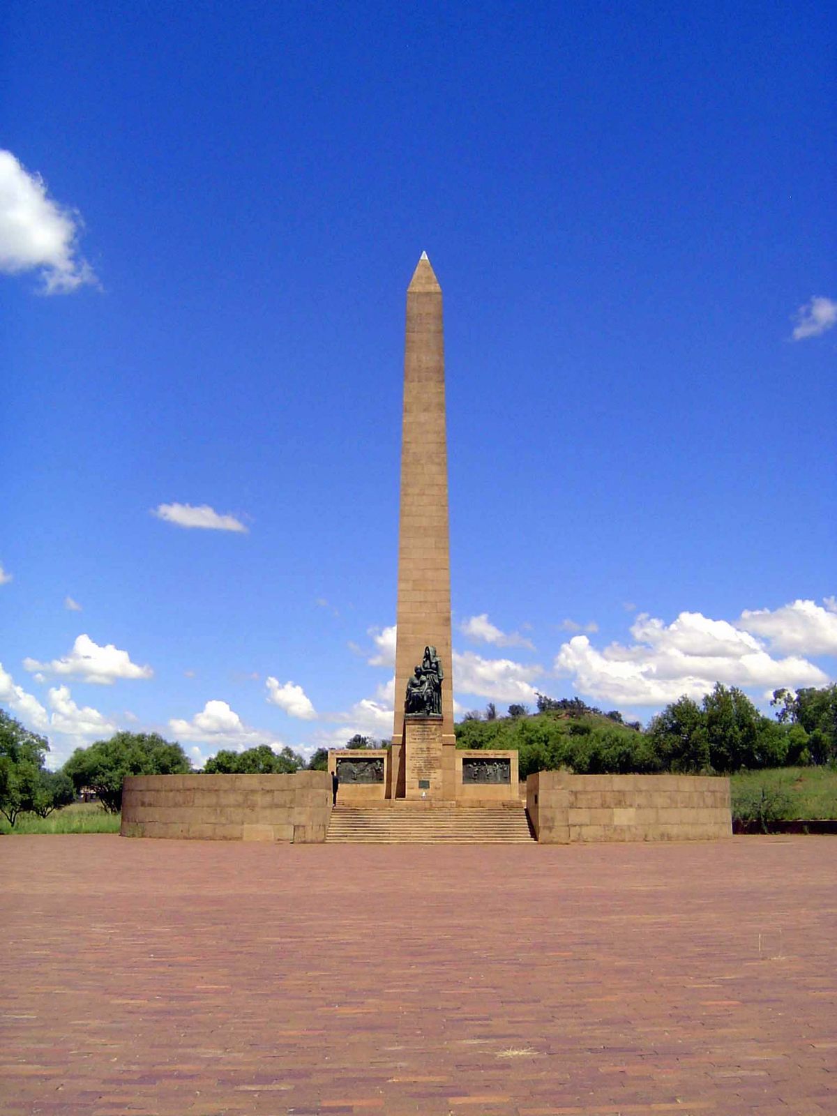 It's the national women's memorial, part of the Anglo-Boer War Museum.