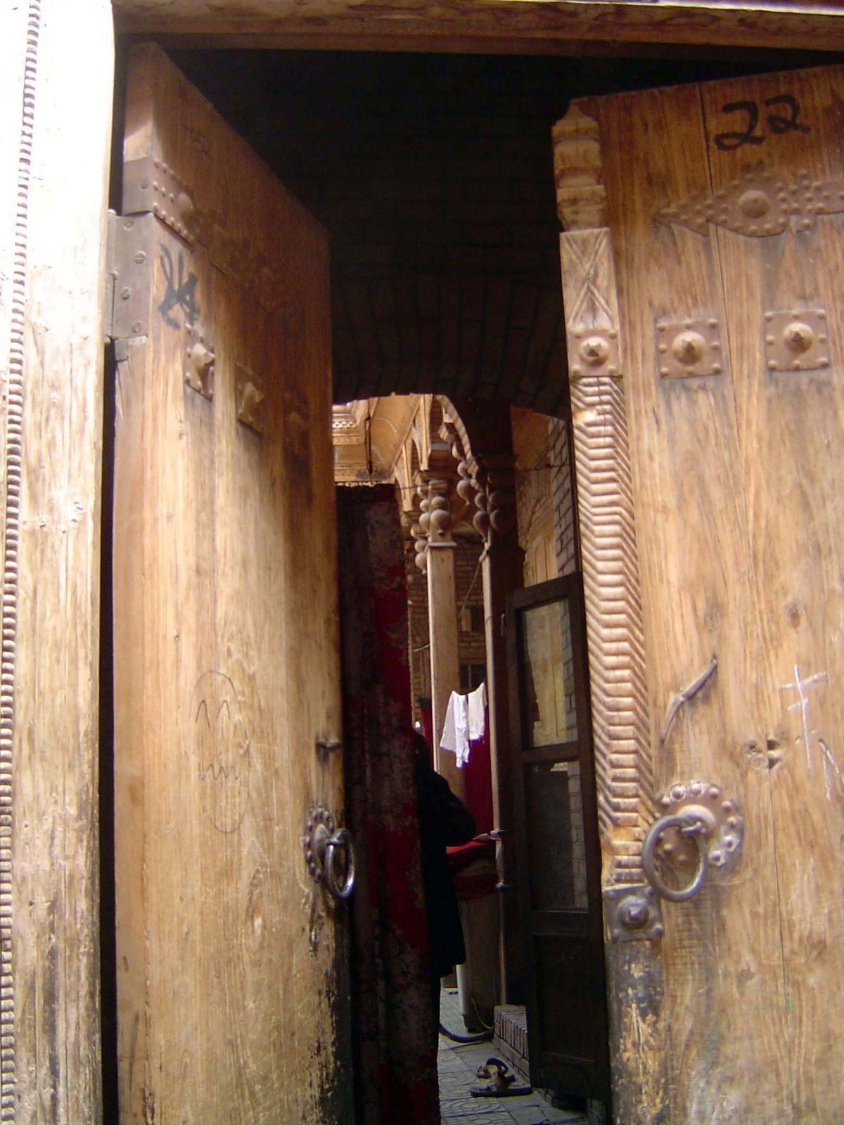 Peeking into a courtyard.