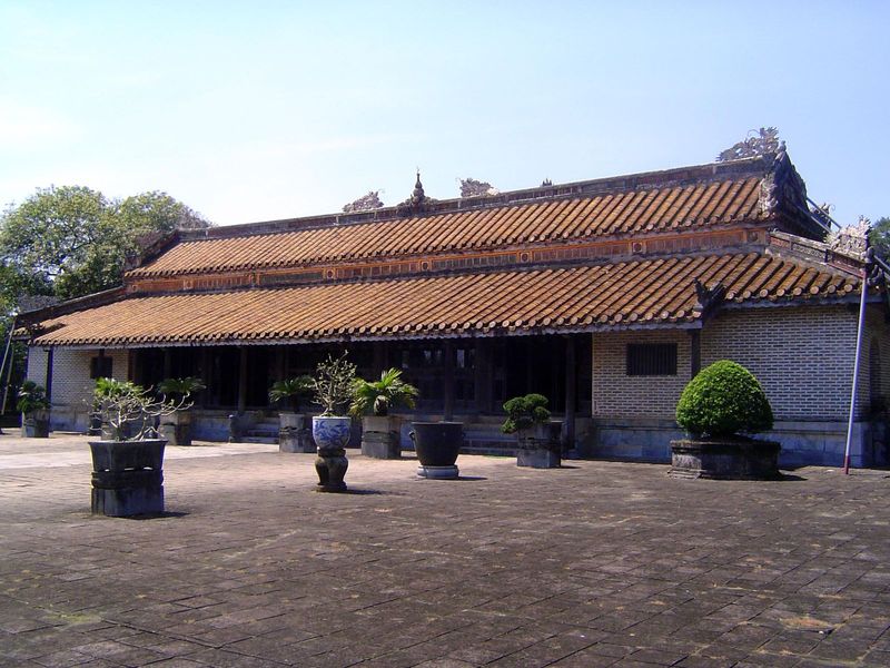 Hoa Khiem Palace.