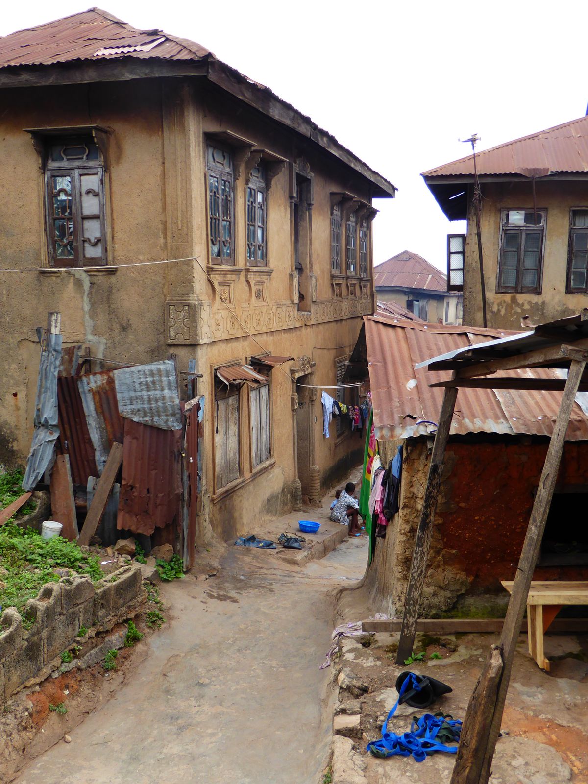 May not look like much, but by the standards of the day this house at Oja Iba was a mansion, appropriately trimmed.