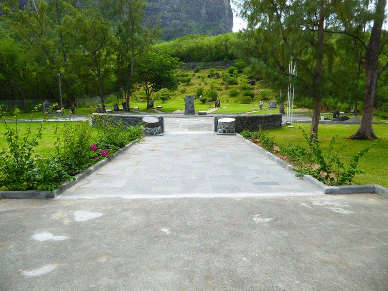 Because of its connection with slavery, Le Morne has been on the UNESCO World Heritage list since 2008. There isn't much to see, however, ap