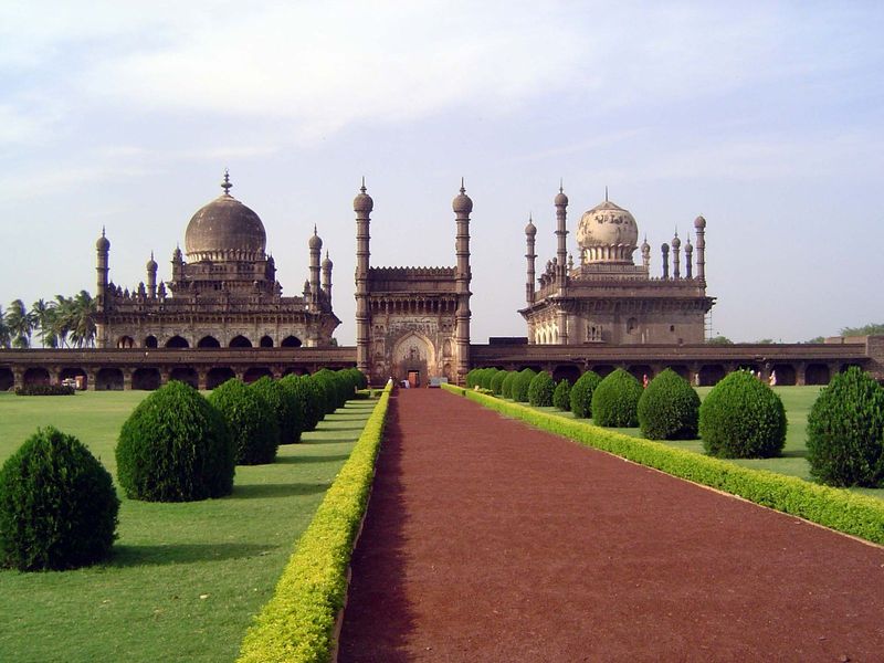The city's most spectacular work is perhaps the Ibrahim Rauza, the tomb of Ibrahim, who ruled between Ali and Muhammad. Aurangzeb made this 