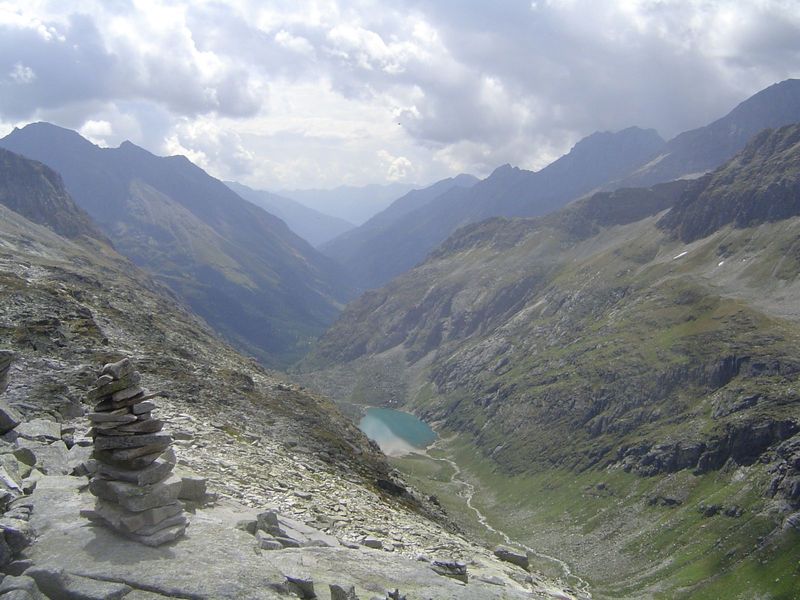 The Dorfertal with one of dozens of cairns.