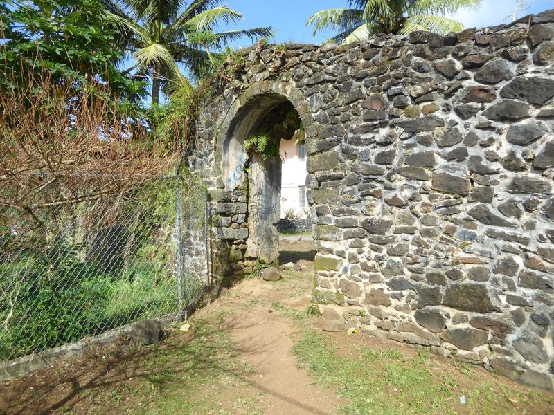 Here's the so-called Spanish Wall, close to Kubary's tomb. In comparison to Nan Madol, it's unimpressive. It's not Spanish, either: it was a
