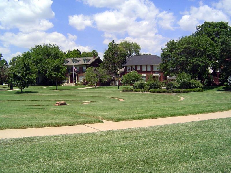 Here's the park today: very well-kept.