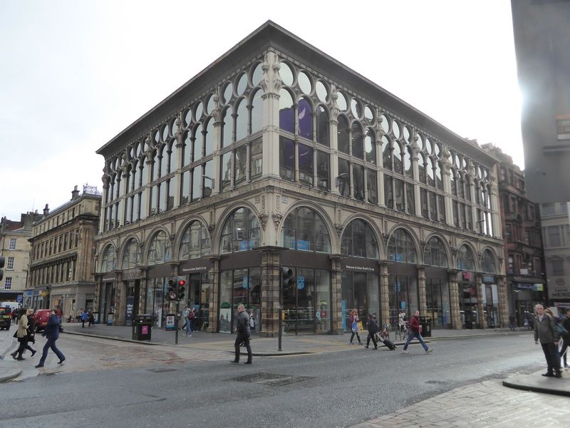 You won't be surprised when I say that the architect here, John Honeyman, was keenly interested in architectural history. Yes, the building 